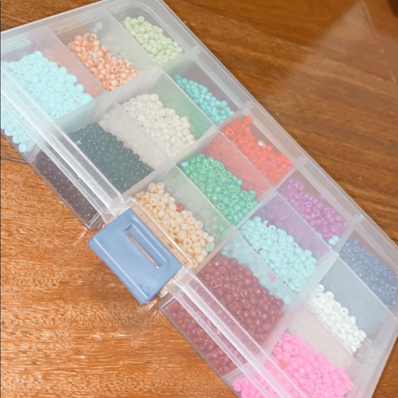 beaded anklets/bracelets! (without the charm!) - Picture 2 of 4